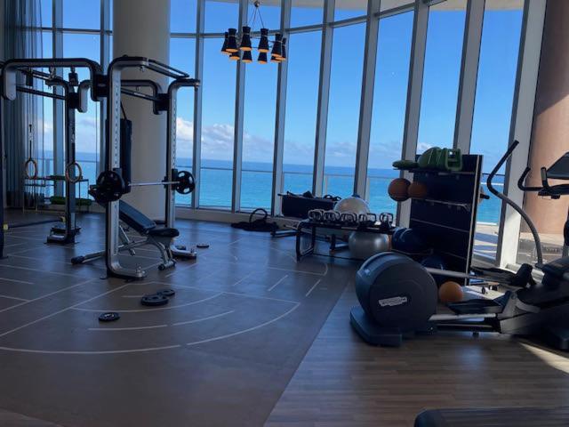 Stay At The Top With Amazing Views By Rent4Us Hollywood Exterior photo