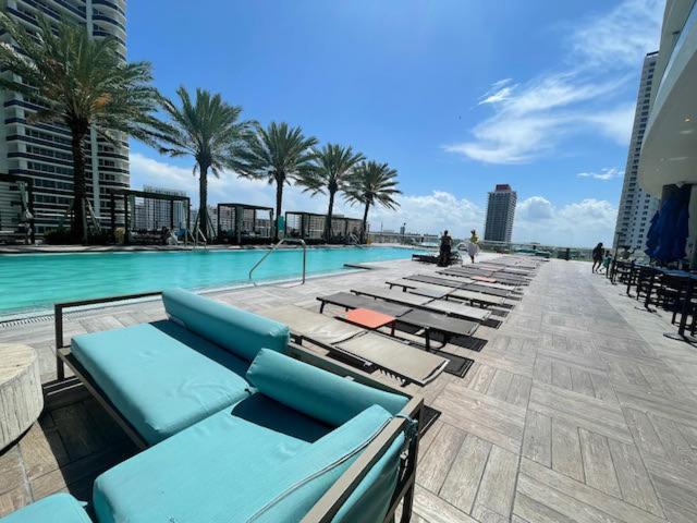 Stay At The Top With Amazing Views By Rent4Us Hollywood Exterior photo