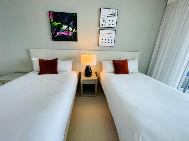 Stay At The Top With Amazing Views By Rent4Us Hollywood Exterior photo